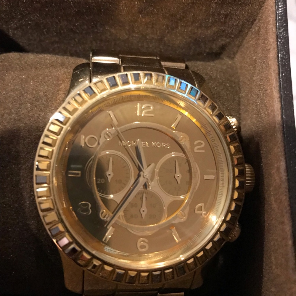 Michael Kors watch gold on gold on gold!